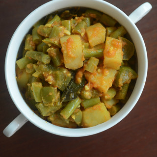 aloo beans recipe, how to make pressure cooker aloo beans (opos recipes)
