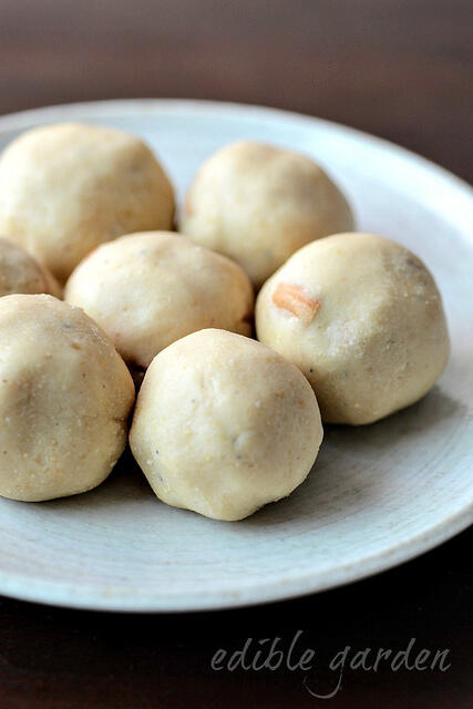 maa ladoo, maladu, pottukadalai urundai recipe