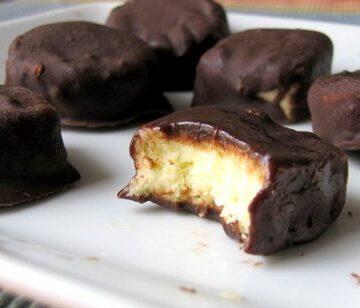 Cheesecake truffles recipe, cheesecake bites dipped in chocolate