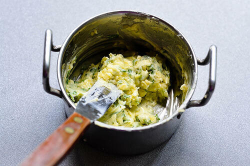 Eggless Garlic Rolls Recipe