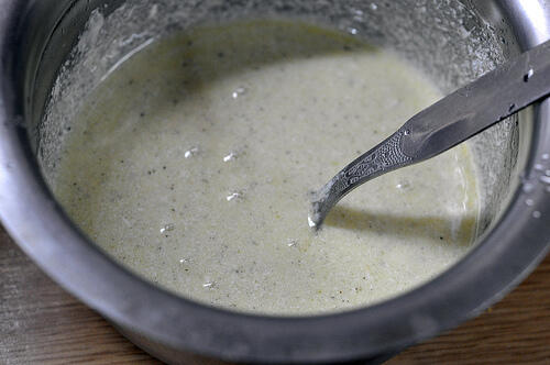 lemon poppy seed muffin