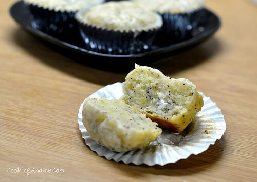 lemon poppy seed muffin