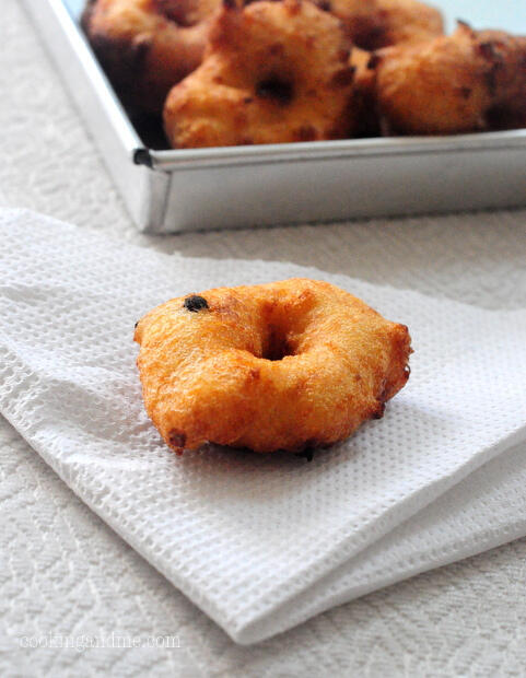 South Indian Dahi Vada - Thayir Vadai - Curd Vada Recipe