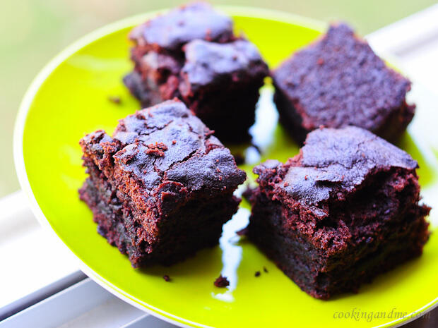 eggless banana chocolate pound cake