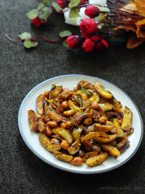 Baby Brinjal and Peanut Masala Recipe | Kathirikai Curry Recipe