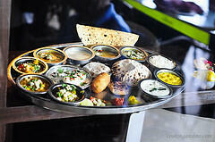 rajdhani restaurant vegetarian thaali