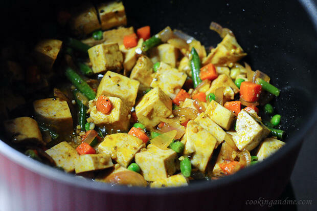 Stir-fried tofu with vegetables