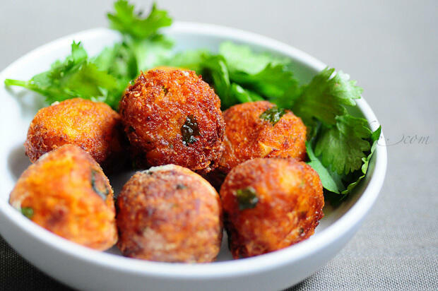 Aloo Paneer Kofta for Malai Kofta