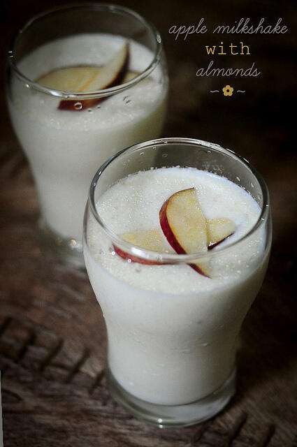 Apple Milkshake with Almonds | Recipe