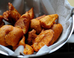 Aloo Bajji / Potato Bajji | Quick n Easy Snacks