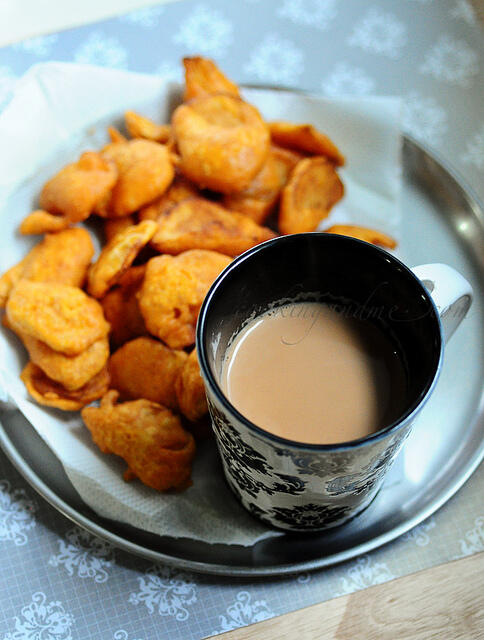 Aloo Bajji / Potato Bajji | Quick n Easy Snacks