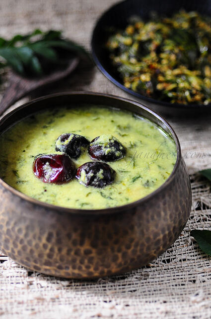 Methi (Fenugreek) Leaves Yogurt Curry | Vendhaya Keerai Mor Kozhambu |