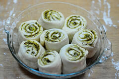 Eggless Pesto Pull-Apart Rolls Recipe