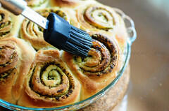 Eggless Pesto Pull-Apart Rolls Recipe