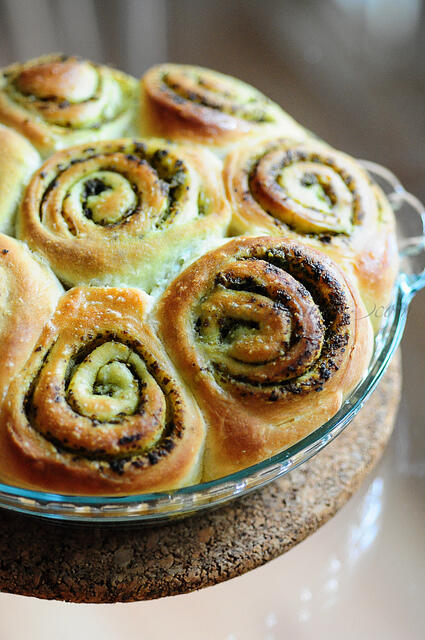 Eggless Pesto Pull-Apart Rolls Recipe