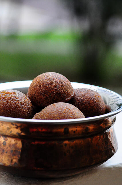 Unni Appam-Unniyappam-Neyyappam-Appam Recipe (with Rice Flour)