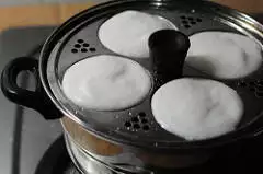Idli with Idli Rava-Soft Idli Recipe