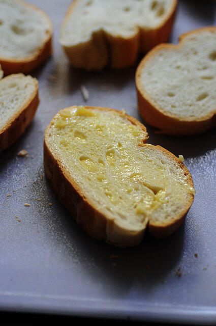 10-min garlic cheese bread recipe
