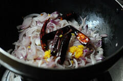 Indian Onion Chutney Recipe-Vengaya Chutney Recipe for Idli Dosa