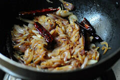 Indian Onion Chutney Recipe-Vengaya Chutney Recipe for Idli Dosa