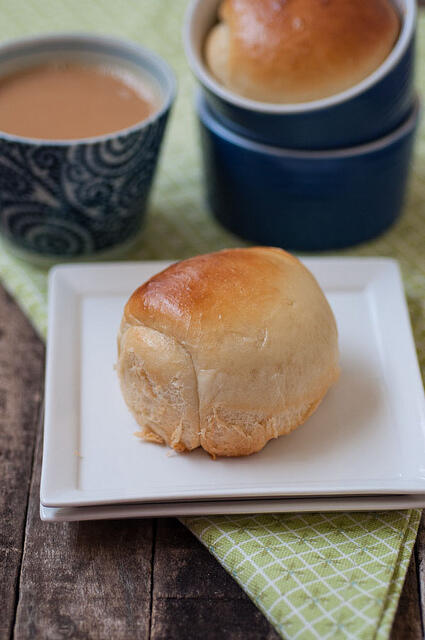 Hokkaido Milk Bread - Soft Bread Recipe (Tangzhong Method)
