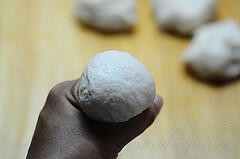 bialys-chew bread rolls with onion filling