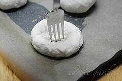 bialys-chew bread rolls with onion filling