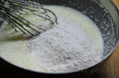 pressure cooker eggless sponge cake recipe (no oven cake) pressure cooker eggless sponge cake recipe (no oven cake)