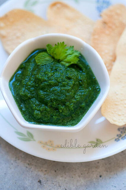 green chutney for chaat, sandwiches (mint coriander green chutney)