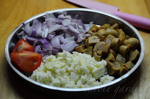 dingri dolma-mushroom paneer curry