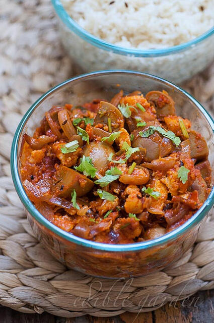 dingri dolma-mushroom paneer curry