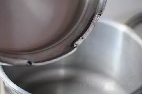 How to Make Cake in a Pressure Cooker, No Oven Cake How to Make Cake in a Pressure Cooker, No Oven Cake