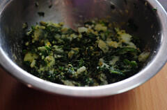 palak aloo tikki-spinach potato cutlet recipe-5