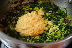 spinach kootu-keerai kootu-south indian kootu recipe-5