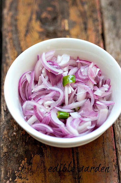 onion challas-kerala sarlas salad recipe