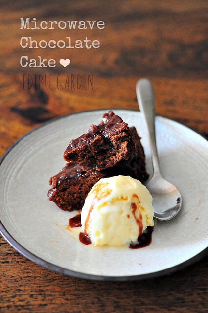 microwave chocolate cake recipe-make cake in a microwave