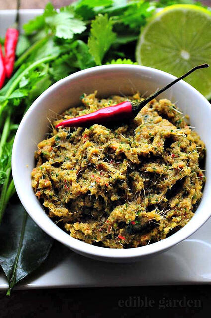 vegetarian thai green curry paste-thai green chilli paste-3