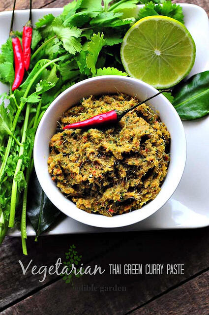 vegetarian thai green curry paste-thai green chilli paste