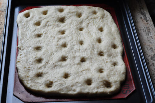 focaccia caprese-how to make focaccia bread-9