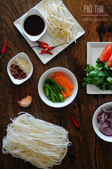pad thai-vegetarian pad thai noodles recipe