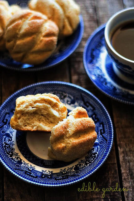 melon pan bread-how to make japanese melon pan bread.jpg