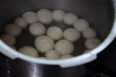 Rasgulla recipe, how to make Bengali rasgulla step by step