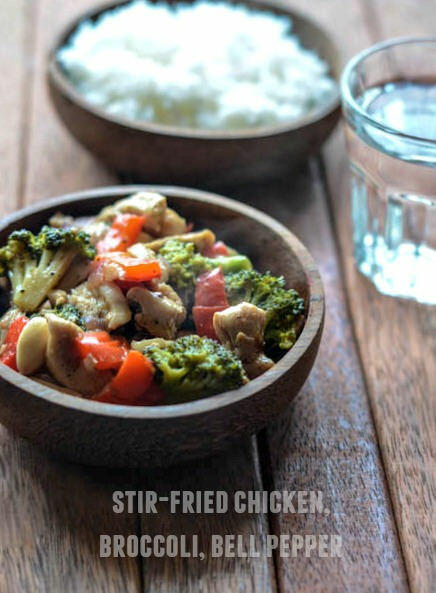 Stir fried chicken with broccoli and bell pepper 