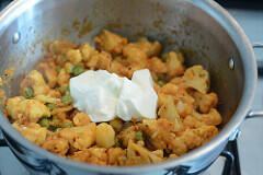 Cauliflower Green Peas Curry with Coconut, Step by Step Recipe cauliflower green peas coconut curry recipe-10