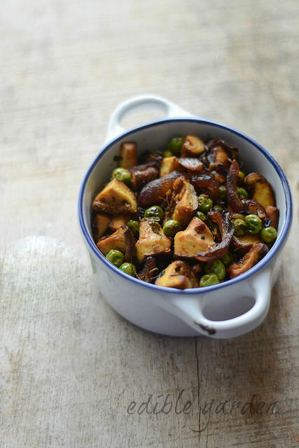 Dry Mushroom Peas Masala Recipe, Step by Step mushroom peas masala dry recipe