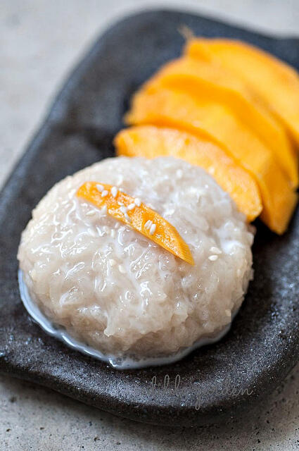 recipes to use up ripe mangoes - thai mango sticky rice