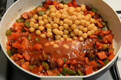 chana capsicum curry recipe-5