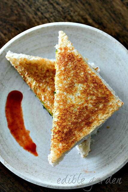 aloo masala sandwich recipe, grilled aloo sandwich