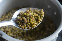 green gram sundal pachai payaru sundal recipe-4