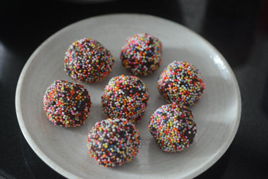 chocolate biscuit balls recipe no bake